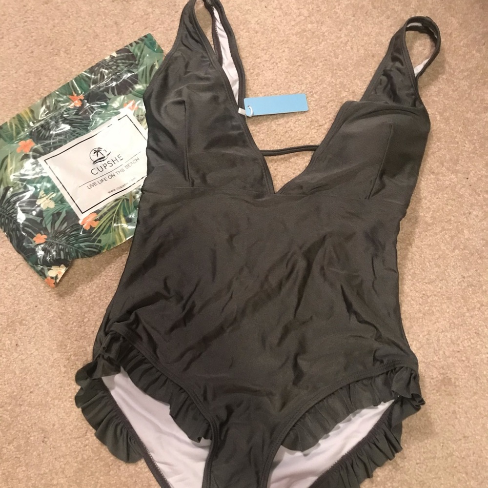 Brand new with tags CUPSHE one piece